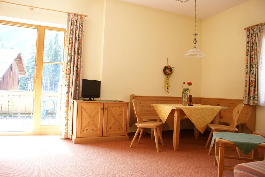 Hotel Zum Goldenen Loewen Biberwier Δωμάτιο φωτογραφία