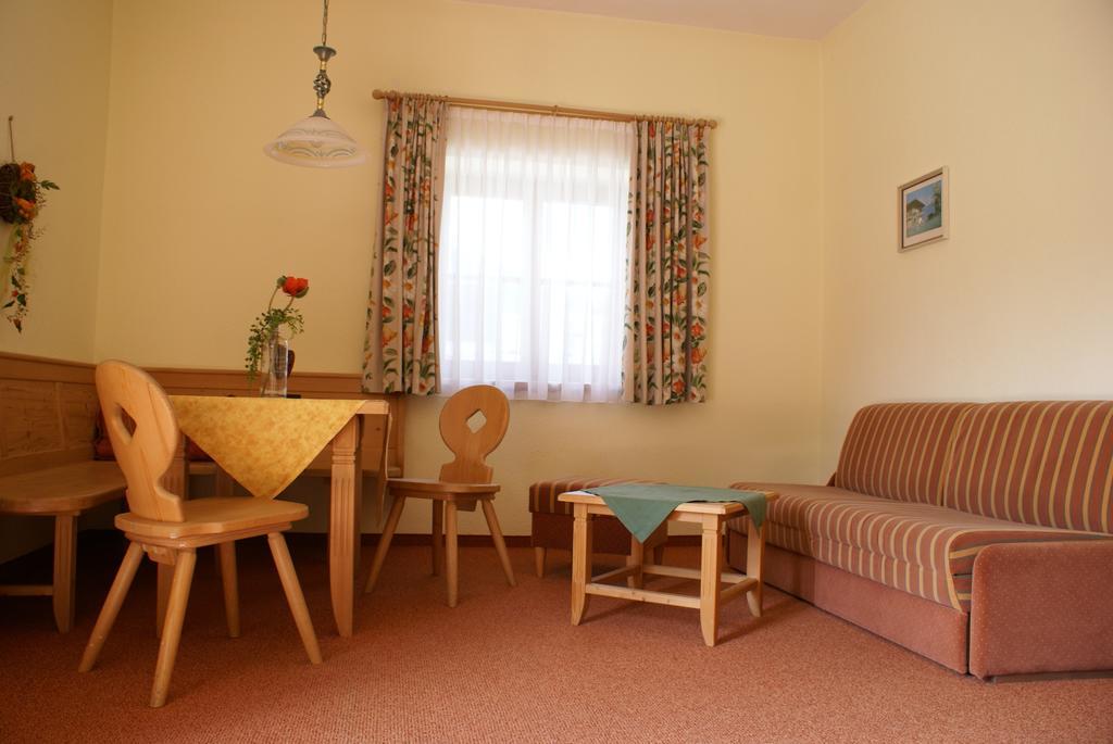 Hotel Zum Goldenen Loewen Biberwier Δωμάτιο φωτογραφία