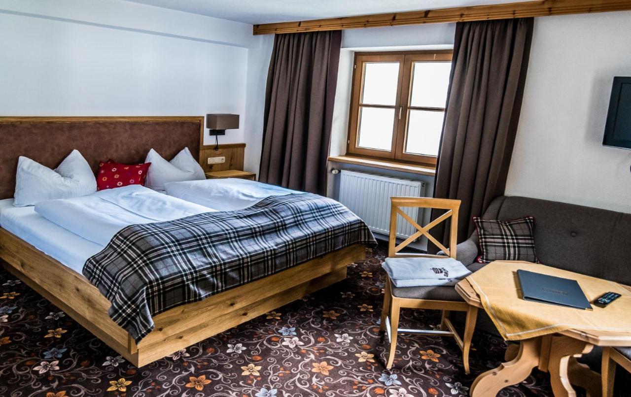 Hotel Zum Goldenen Loewen Biberwier Εξωτερικό φωτογραφία