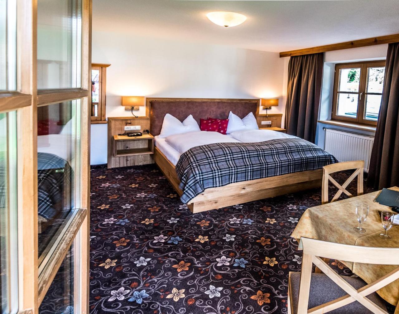 Hotel Zum Goldenen Loewen Biberwier Εξωτερικό φωτογραφία