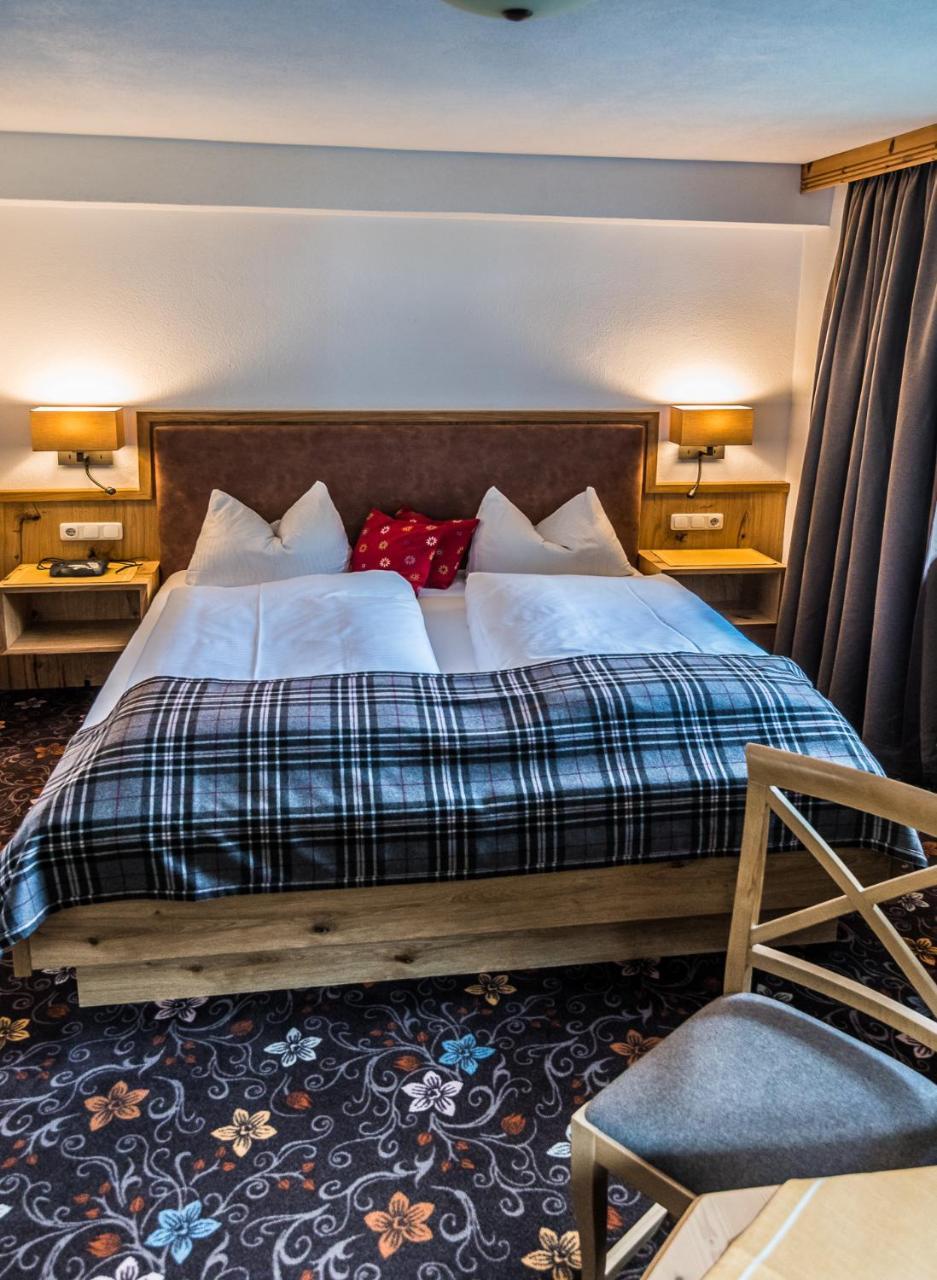 Hotel Zum Goldenen Loewen Biberwier Εξωτερικό φωτογραφία